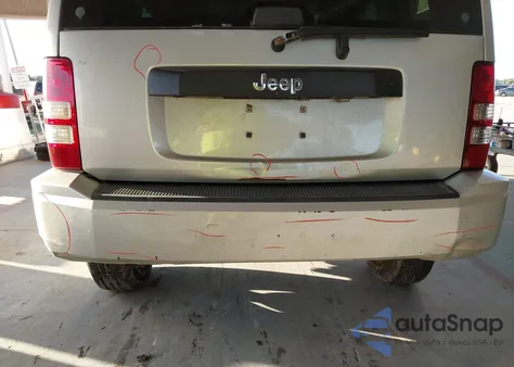 2010 Jeep Liberty Sport z USA, uszkodzony, nr VIN 1J4PP2GK1AW181826